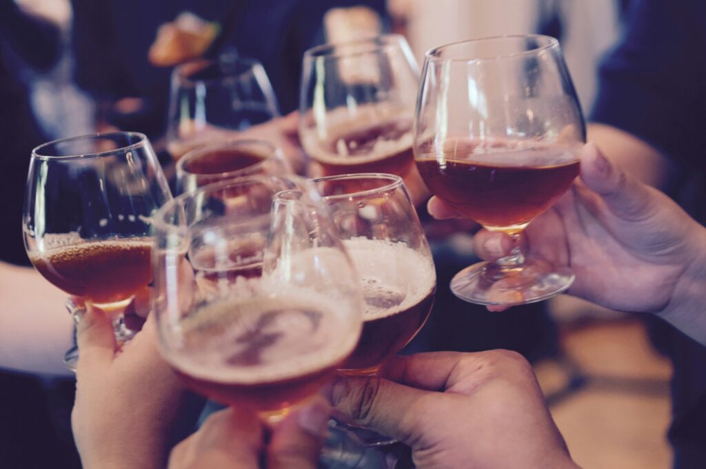 friends-drinking
